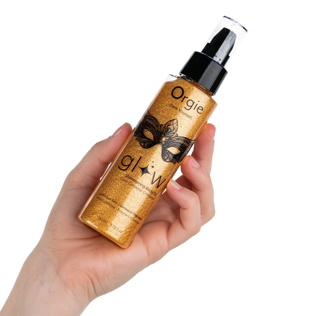 Lightweight shimmering body oil with delicate sensuous fragrance to moisturize and enhance the beauty of your skin leaving it