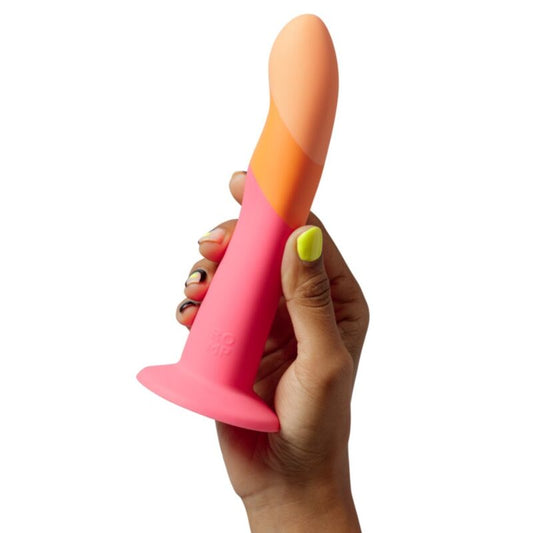 ROMP - DIZI DILDO DE SILICONE COM VENTOSA TRICOLOR 18 CM - Infernum Store