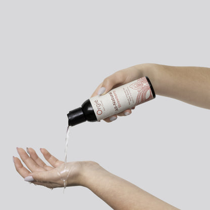 Water-based kissable intimate gel with strawberry flavour and aroma formulated with natural ingredients