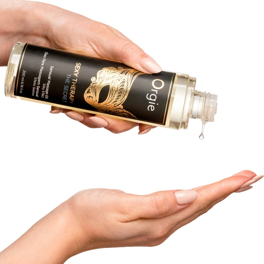 Mineral-based formula enriched with Sweet Almond and Grape Seed oils leaves the skin moisturized, smooth and silky