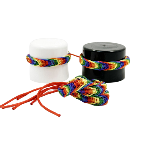 PRIDE - PULSEIRA DE FIOS TRANADOS COM BANDEIRA LGBT